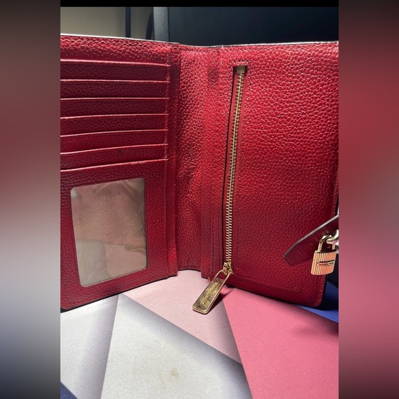 Michael Kors wallet - Picture 2 of 5